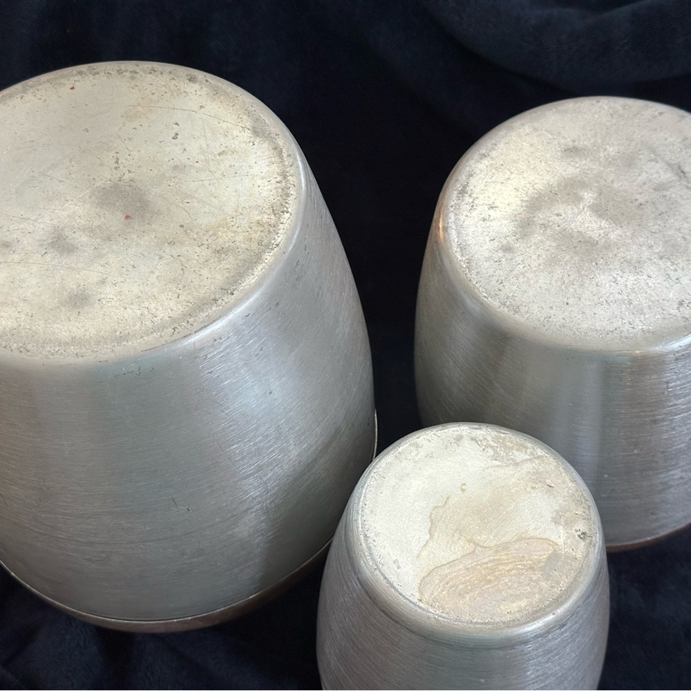 Vintage Aluminum kitchen canisters with copper-colored lids - Picture 5 of 7